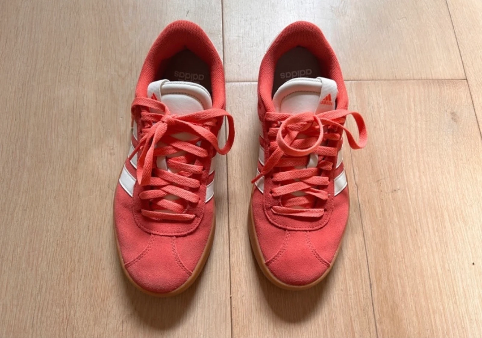 Nuevas zapatillas Adidas coral talla 39 – photo 2